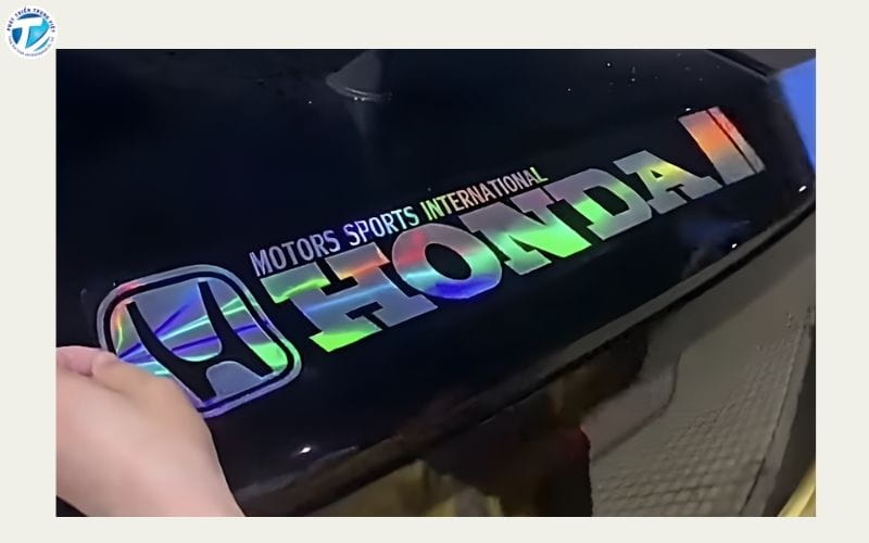 Ứng dụng trong dán xe và cá nhân hóa phương tiện